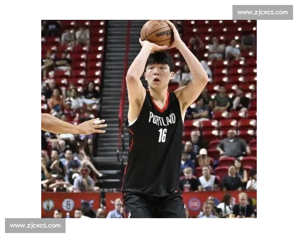 杨瀚森 NBA 选秀夜藏爱！袖口绣女友名 + 情侣手链实锤，青梅竹马太甜了